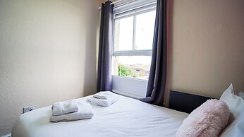 E2M Stays Lowestoft High street