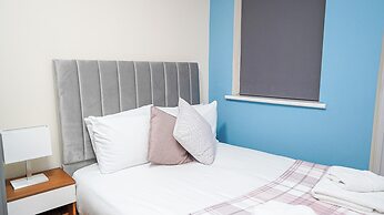 E2M Stays Lowestoft High street