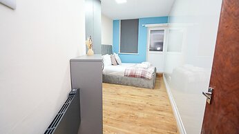 E2M Stays Lowestoft High street