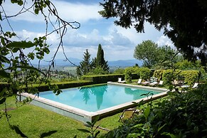 Villa di Tizzano Luxurious Retreat in Paradise