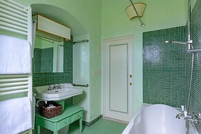 Villa di Tizzano Luxurious Retreat in Paradise