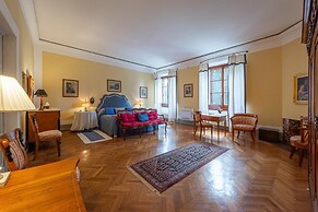 Villa di Tizzano Luxurious Retreat in Paradise