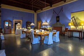 Villa di Tizzano Luxurious Retreat in Paradise