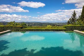 Villa di Tizzano Luxurious Retreat in Paradise