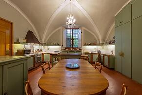 Villa di Tizzano Luxurious Retreat in Paradise