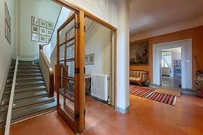 Villa di Tizzano Luxurious Retreat in Paradise