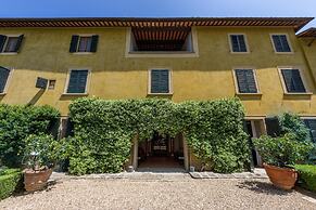 Villa di Tizzano Luxurious Retreat in Paradise
