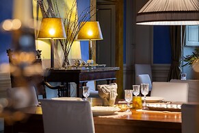 Villa di Tizzano Luxurious Retreat in Paradise