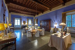 Villa di Tizzano Luxurious Retreat in Paradise