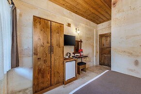 Rocca Stone House