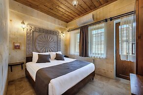 Rocca Stone House