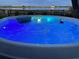 Lakeside Luxury - Hot Tub, Pool Table, and Views