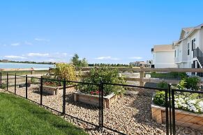 Lakeside Luxury - Hot Tub, Pool Table, and Views