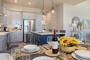 Elegant Home Near TPC Golf Course and Trails