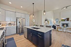 Elegant Home Near TPC Golf Course and Trails