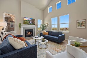 Elegant Home Near TPC Golf Course and Trails