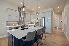 Elegant Home Near TPC Golf Course and Trails