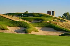 Elegant Home Near TPC Golf Course and Trails