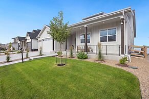 Upscale Waterfront Estate With Mountain Sunset Views