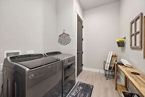 Upscale Waterfront Estate With Mountain Sunset Views