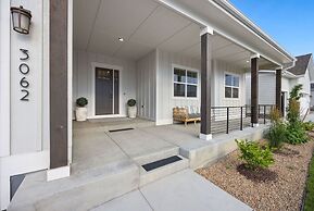 Upscale Waterfront Estate With Mountain Sunset Views