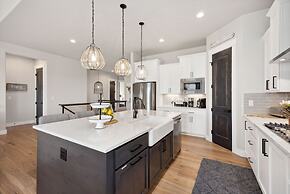 Upscale Waterfront Estate With Mountain Sunset Views