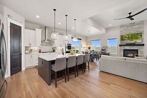 Upscale Waterfront Estate With Mountain Sunset Views