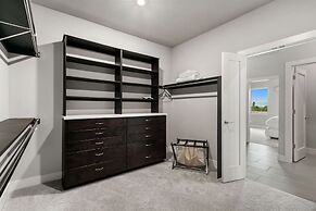 Luxury Home With Spectacular Rocky Mountain Views