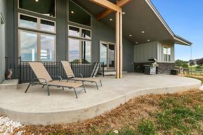 Luxury Home With Spectacular Rocky Mountain Views