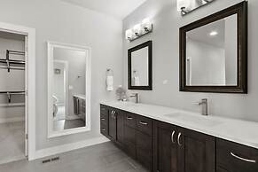 Luxury Home With Spectacular Rocky Mountain Views