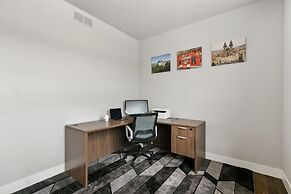 Luxury Home With Spectacular Rocky Mountain Views