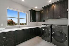 Luxury Home With Spectacular Rocky Mountain Views