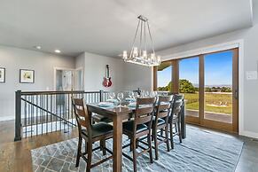 Luxury Home With Spectacular Rocky Mountain Views