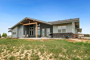 Luxury Home With Spectacular Rocky Mountain Views