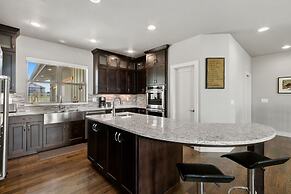 Luxury Home With Spectacular Rocky Mountain Views