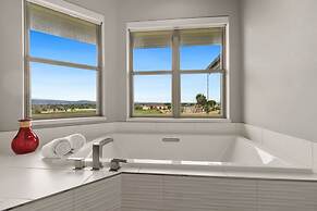 Luxury Home With Spectacular Rocky Mountain Views