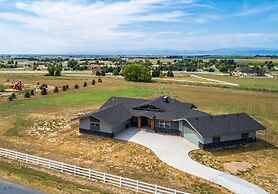 Luxury Home With Spectacular Rocky Mountain Views