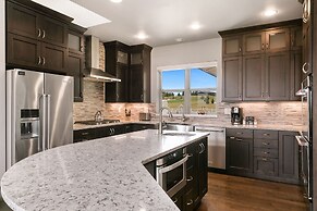 Luxury Home With Spectacular Rocky Mountain Views