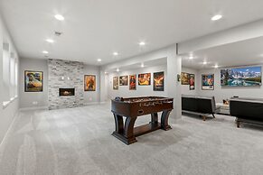 Luxury Home With Spectacular Rocky Mountain Views