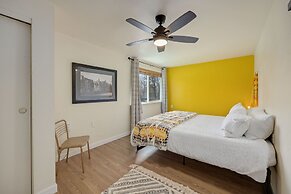 Cozy Mountain Retreat in Downtown With Hot Tub and Bikes