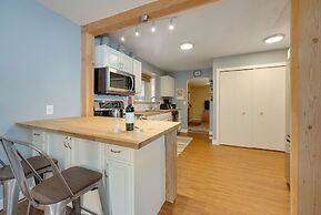 Cozy Mountain Retreat in Downtown With Hot Tub and Bikes