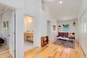 Old Town Oasis - Spacious Artisan Home