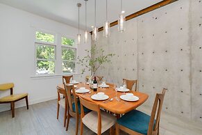 Old Town Oasis - Spacious Artisan Home