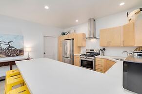 Old Town Oasis - Spacious Artisan Home