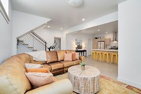 Old Town Oasis - Spacious Artisan Home