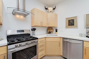 Old Town Oasis - Spacious Artisan Home