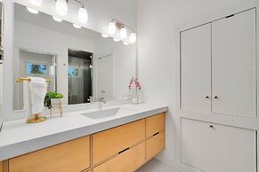 Old Town Oasis - Spacious Artisan Home