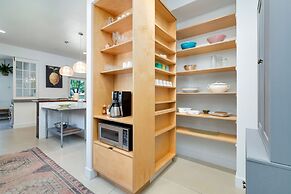 Old Town Oasis - Spacious Artisan Home