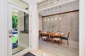 Old Town Oasis - Spacious Artisan Home