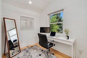 Old Town Oasis - Spacious Artisan Home